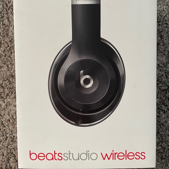 Beats Studio Wireless - Picture 1 of 4
